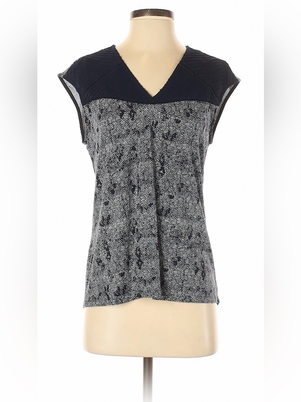 Daniel Rainn Black & White V-Neck Cap Sleeve Blouse